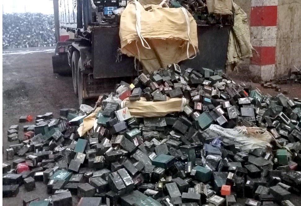 Motorcycle batteries tipped from bulk bags